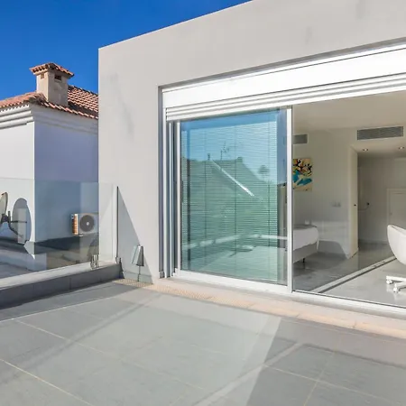 With Swimming Pool In T4 Villa